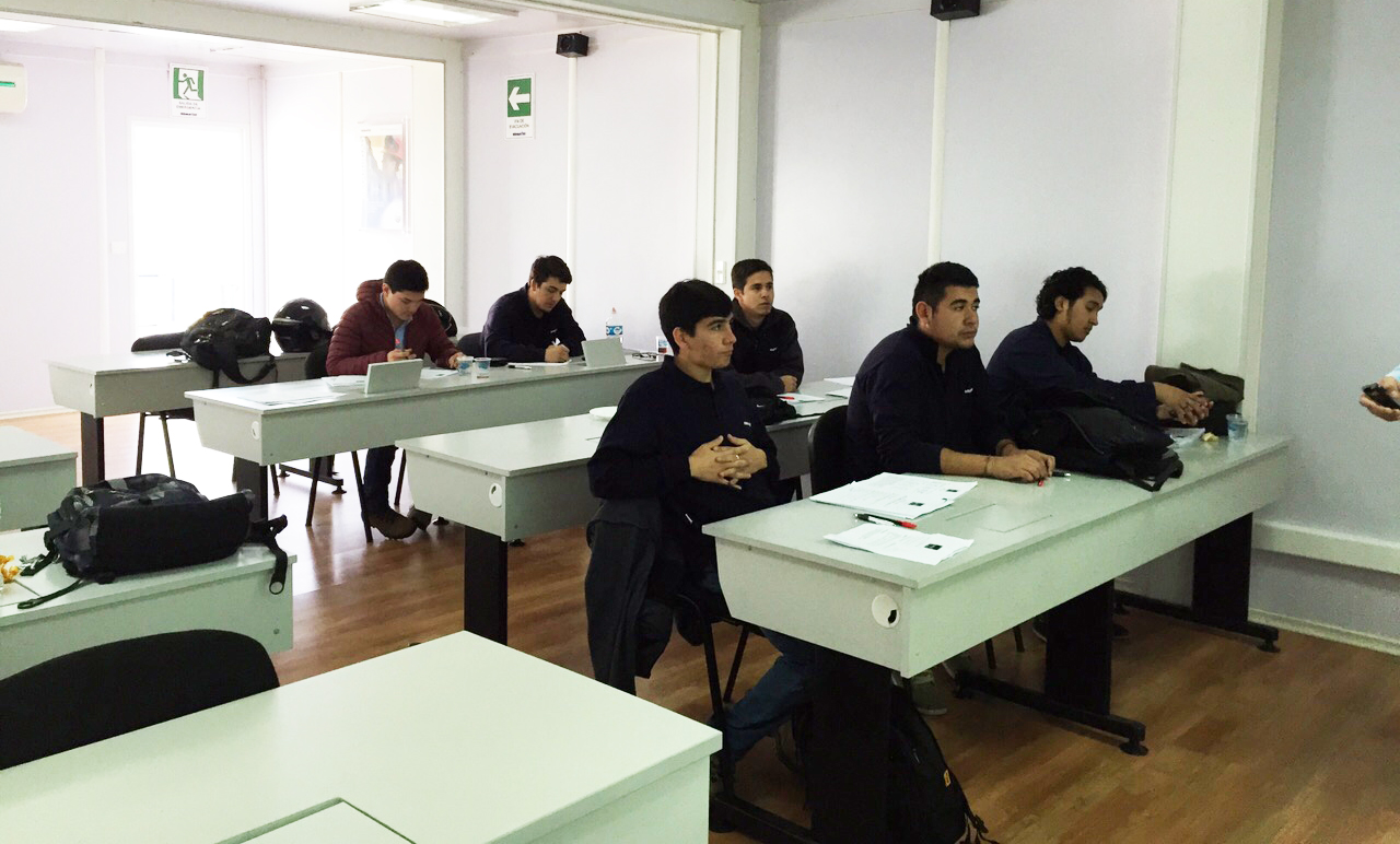 taller de comunicacion para mantenedores komatsu antofagasta julio 2015