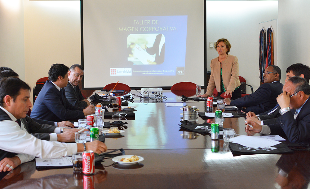 taller de imagen corporativa larrain vial septiembre 2015