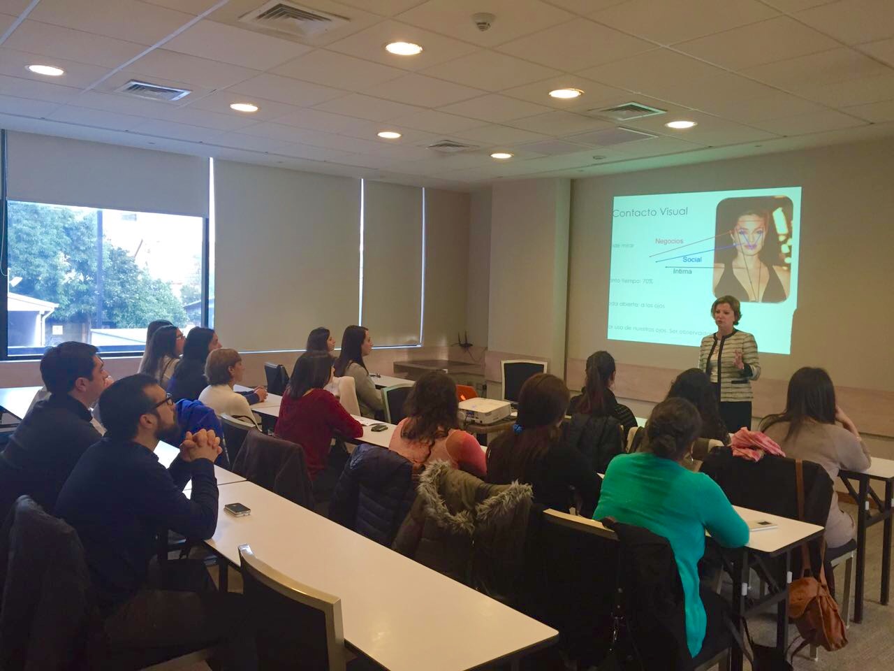 Taller de Imagen Profesional Inmobiliaria Aitue Concepción - Abril 2016